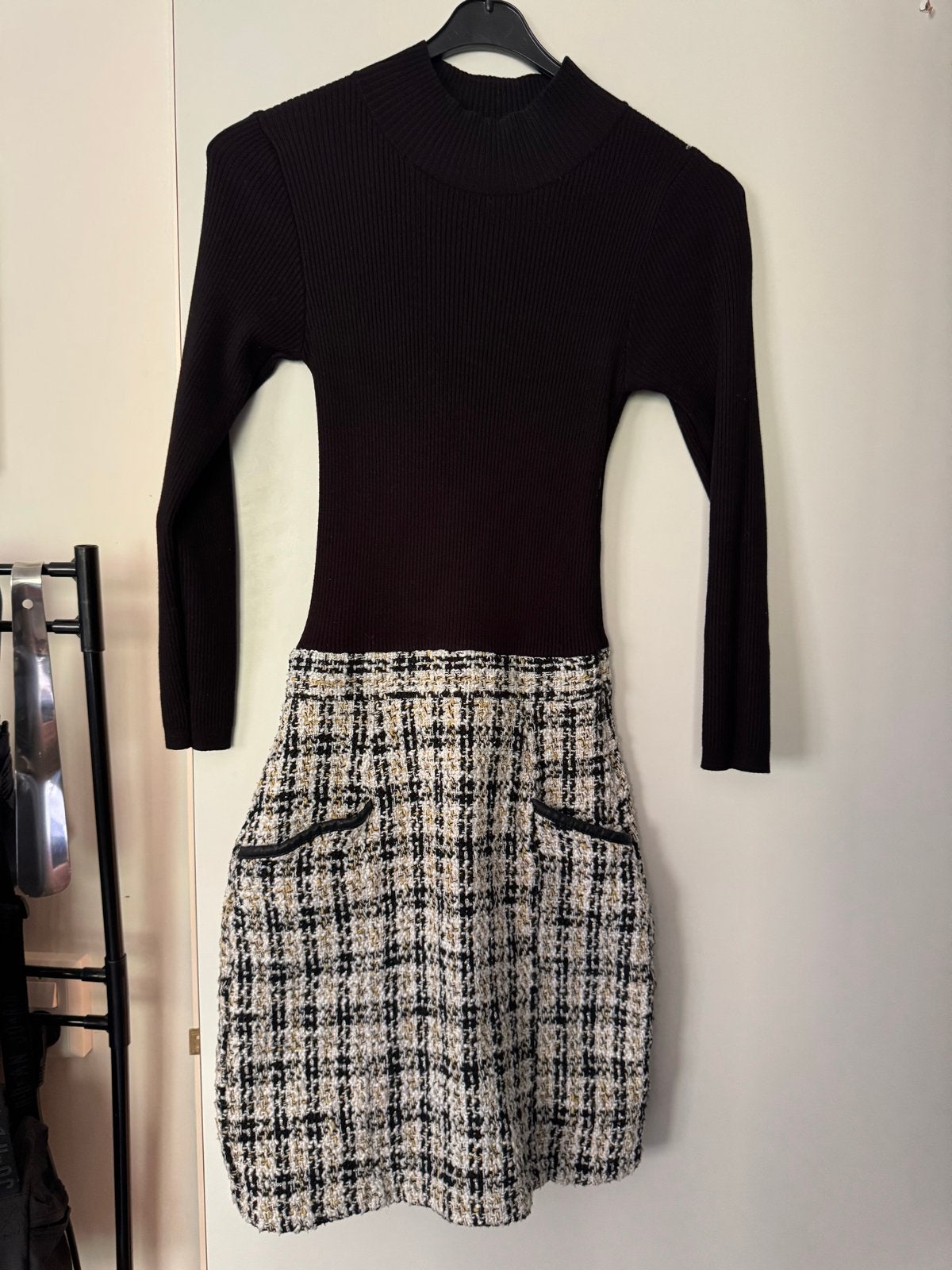 Lipsy London jurk zwart met pied-de-poule rokje, Verzenden, Zwart, Zo goed als nieuw, Maat 34 (XS) of kleiner