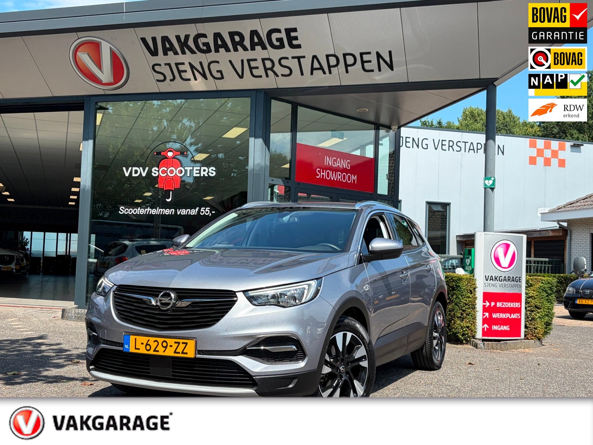 Opel Grandland X 1.2 Turbo Business Executive autom. 360came, Auto's, Opel, 12 maanden, Gebruikt, 1199 cc, Leder en Stof