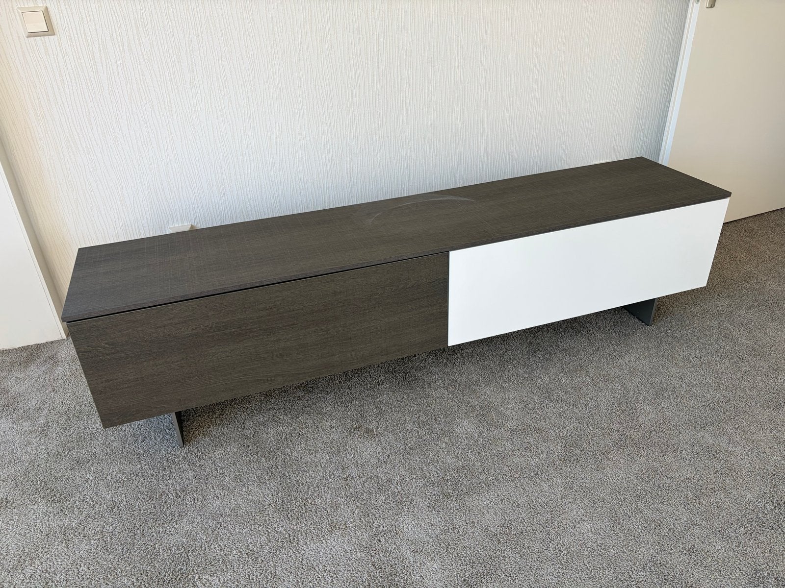 Moderne TV-kast van Piet Klerkx - Grijs/Wit - Titolo 6, Ophalen, Gebruikt, 150 tot 200 cm, Minder dan 100 cm