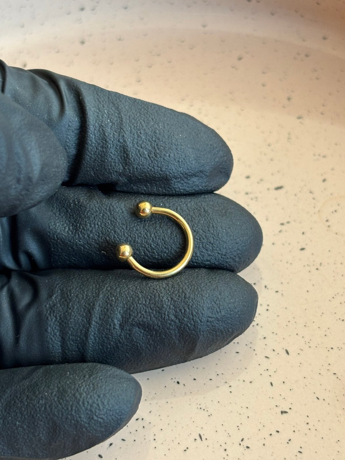 Horseshoe piercing voor daith of septum - goudkleurig, Ophalen of Verzenden, Zo goed als nieuw, Staal