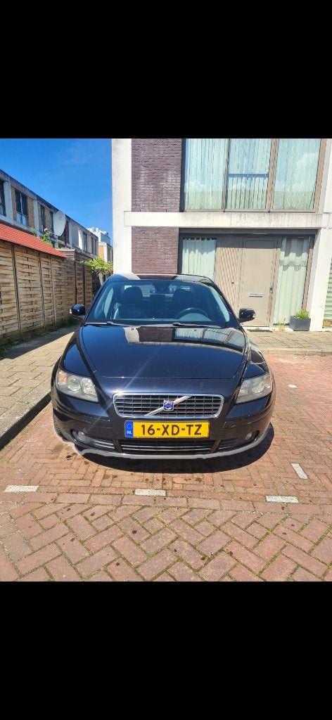 Volvo S40 1.6 D 2007 Zwart, Auto's, Volvo, Voorwielaandrijving, Euro 5, 4 cilinders, Zwart