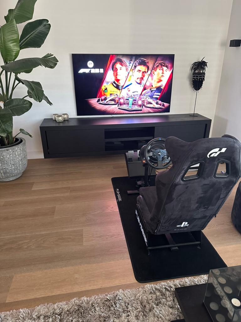 Playseat in alcantara met thrustmaster T300RS GT edition, Spelcomputers en Games, Spelcomputers | Sony PlayStation Consoles | Accessoires