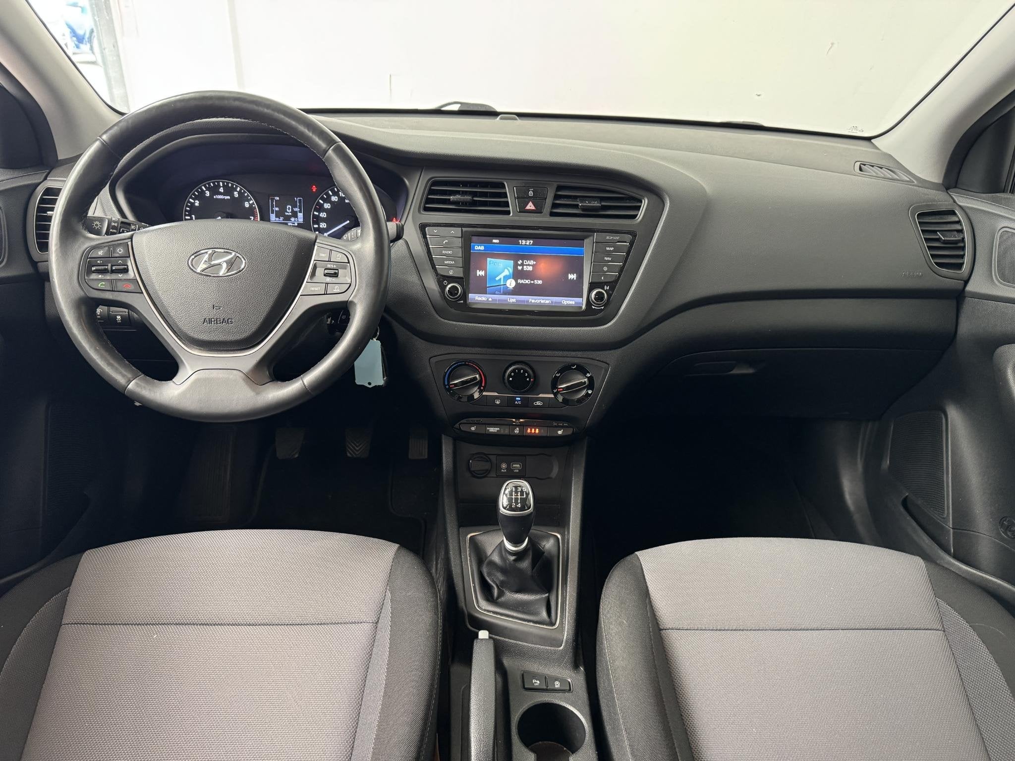 Hyundai i20 1.0 T-GDI Comfort | Navigatie | Camera | Stoelve, Auto's, Voorwielaandrijving, Met garantie (alle), Handgeschakeld