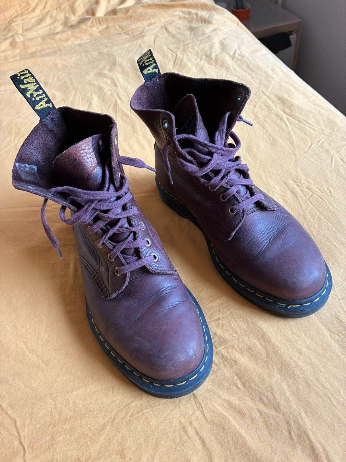 Dr Martens schoenen, Ophalen of Verzenden, Zo goed als nieuw, Bruin, Boots