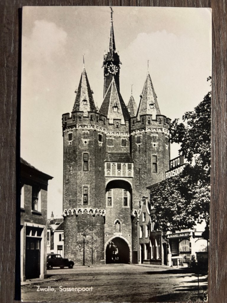 Ansichtkaart Zwolle - Sassenpoort, Ophalen of Verzenden, 1940 tot 1960, Gelopen, Overijssel