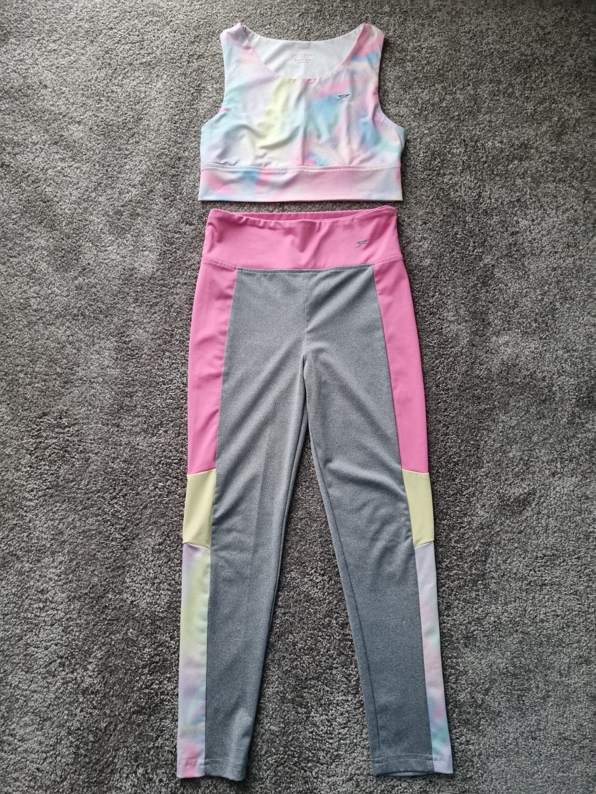Crop top en legging voor meisje -- maat 140 -- Primark, Meisje, Ophalen of Verzenden, Zo goed als nieuw, Setje