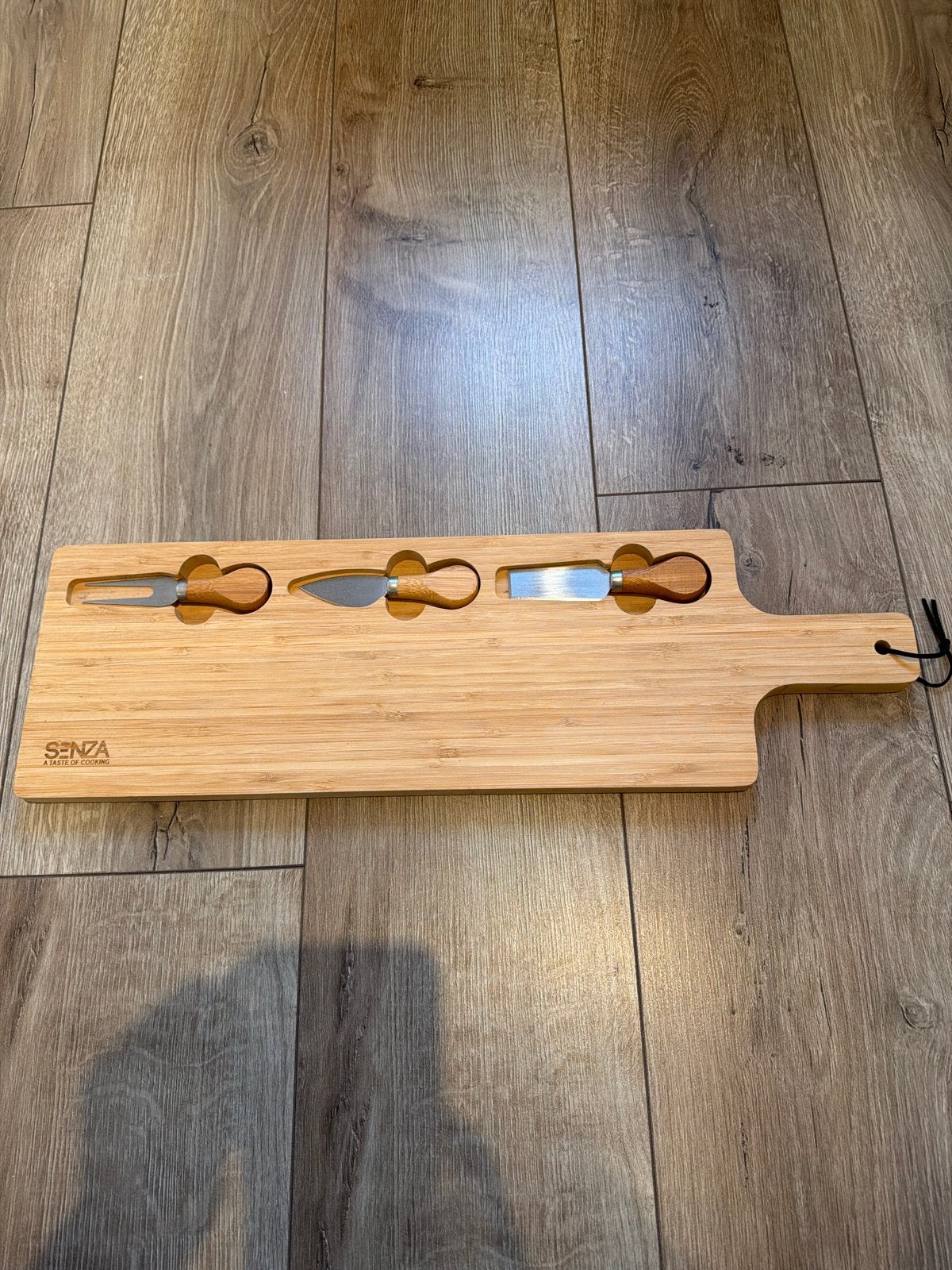 Senza bamboe kaasplank met 3-delige kaasset, Hout, Snij-/serveerplank, Nieuw, Ophalen of Verzenden