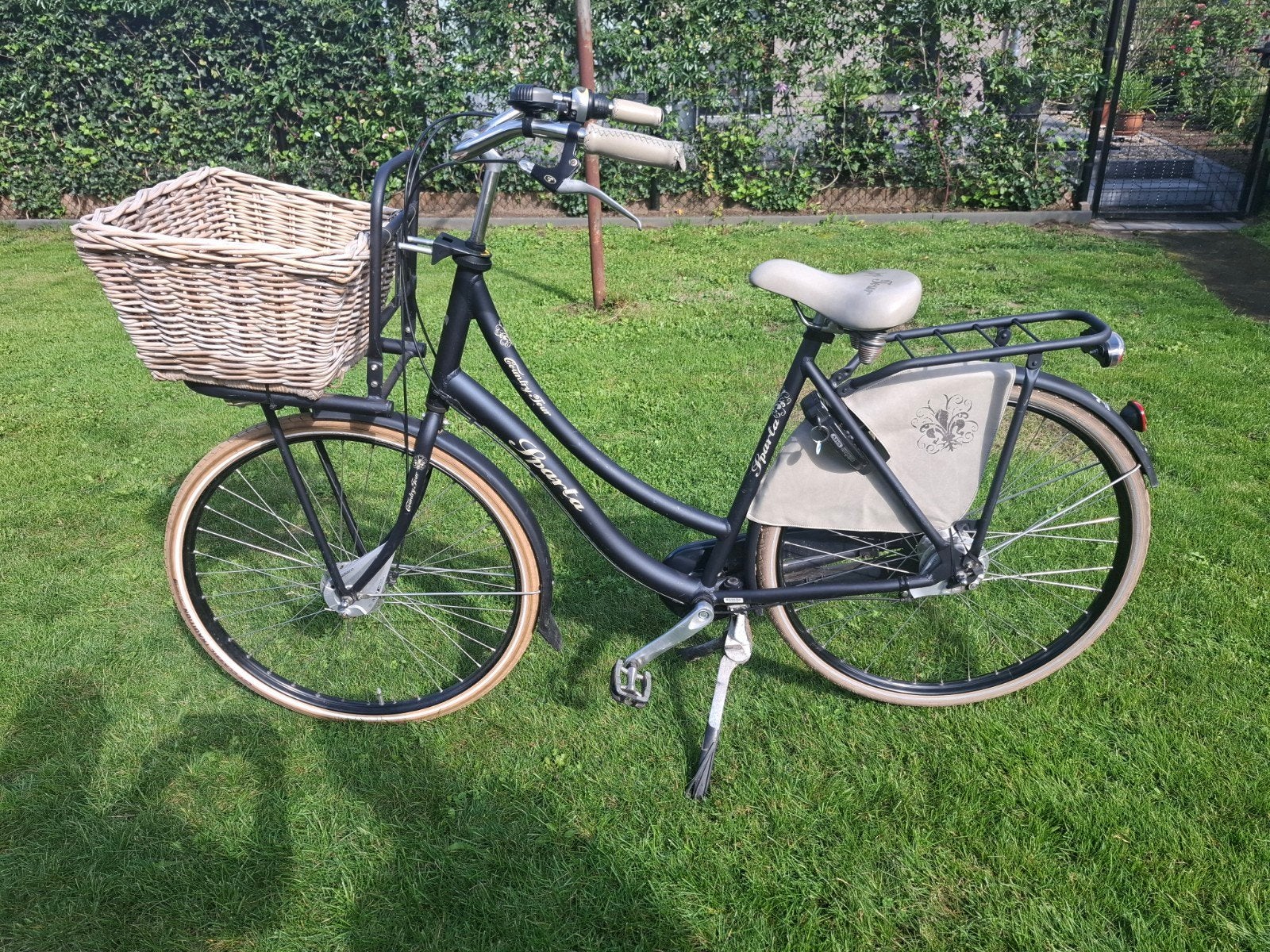 Sparta Country Tour Damesfiets met Mand en 7 Versnellingen, Fietsen en Brommers, Ophalen, Sparta, Versnellingen, Zo goed als nieuw