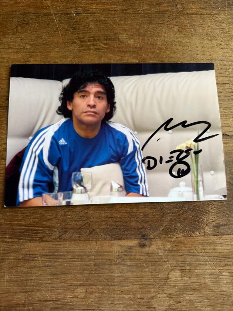 Gesigneerde foto Diego Maradona - 12-08-17 Philips Stadion, Ophalen of Verzenden, Zo goed als nieuw, Overige sporten, Poster, Plaatje of Sticker