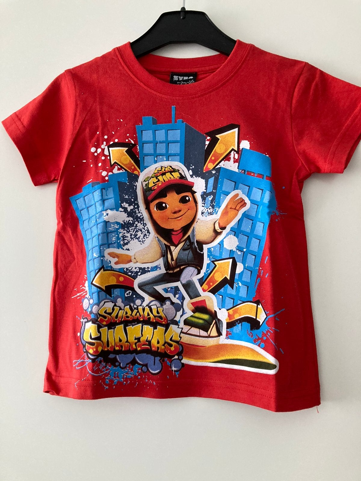 Nieuw T-shirt rood subway surfers maat 110, Ophalen of Verzenden, Nieuw, Jongen, Shirt of Longsleeve