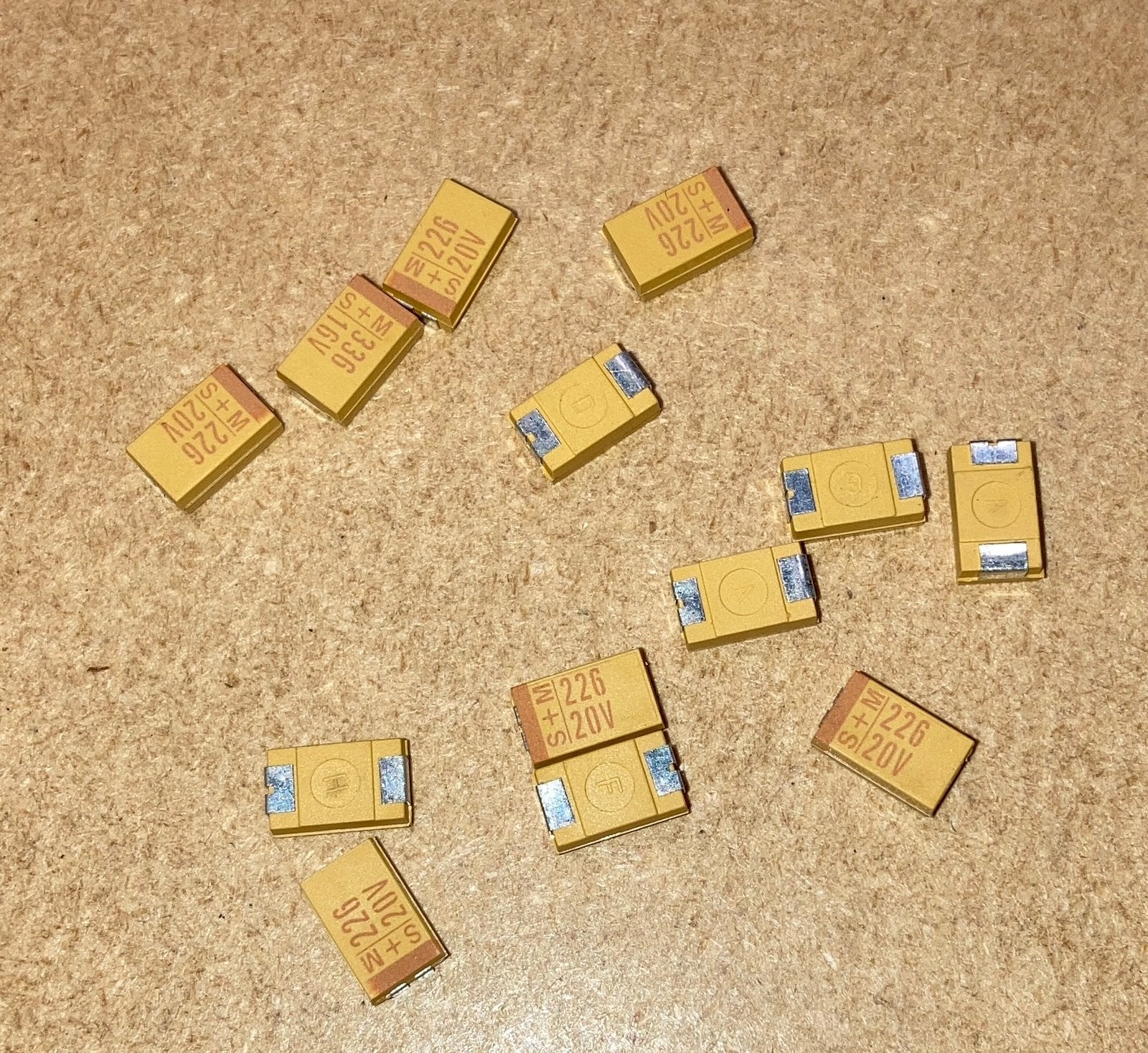 SMD 22uF 20V (100stuks), Ophalen of Verzenden