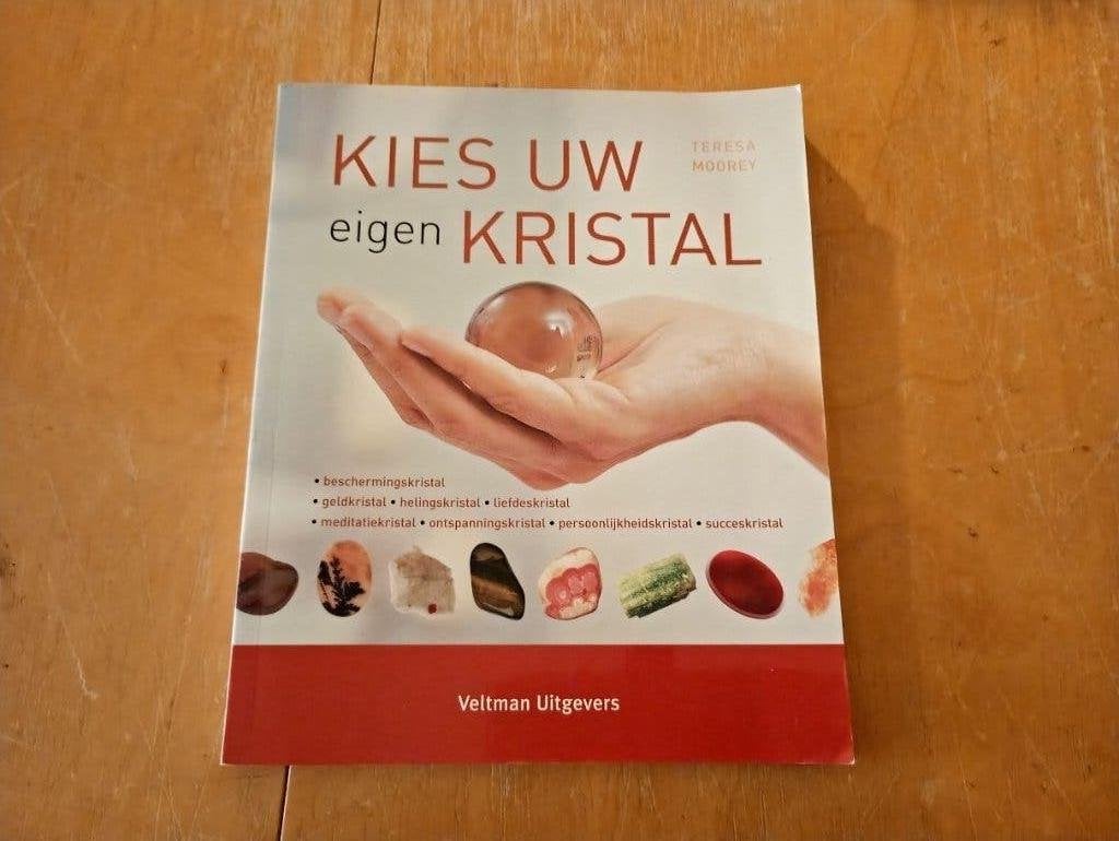 Kies uw eigen Kristal, Boeken, Achtergrond en Informatie, Teresa Moorey, Ophalen of Verzenden, Zo goed als nieuw