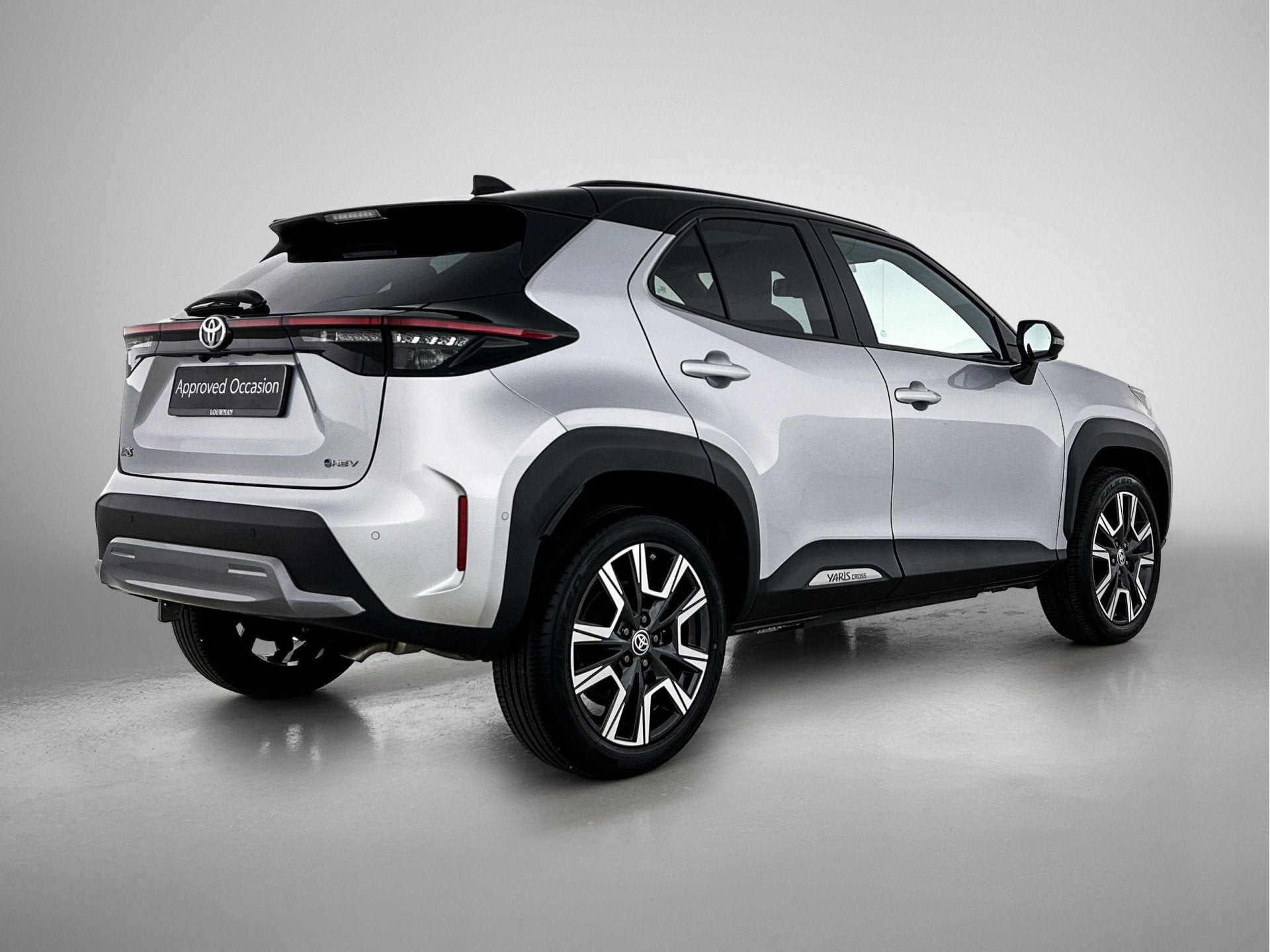 Toyota Yaris Cross 1.5 Hybrid 130 Launch Edition | Panoramad, Auto's, 12 maanden, Gebruikt, 1490 cc, Bedrijf