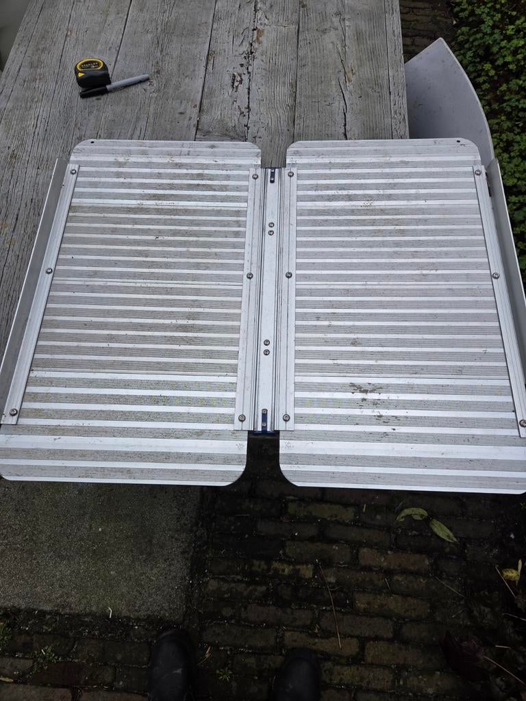 Folding aluminium ramp for scooter car, Ophalen
