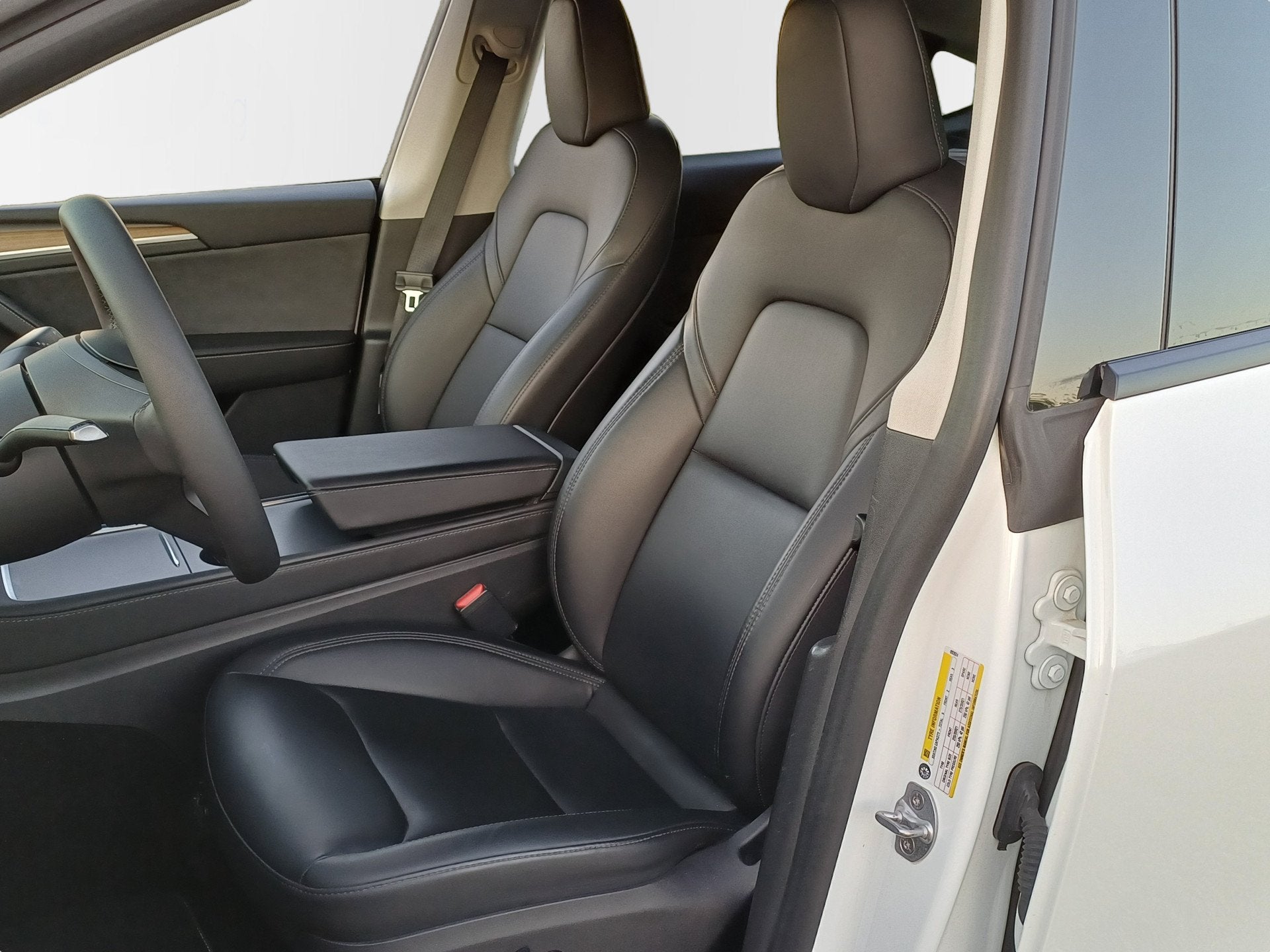 Tesla Model Y Performance AWD 75 kWh / NL / SoH 92,9 / Trekh, 514 km, Gebruikt, 1972 kg, Wit