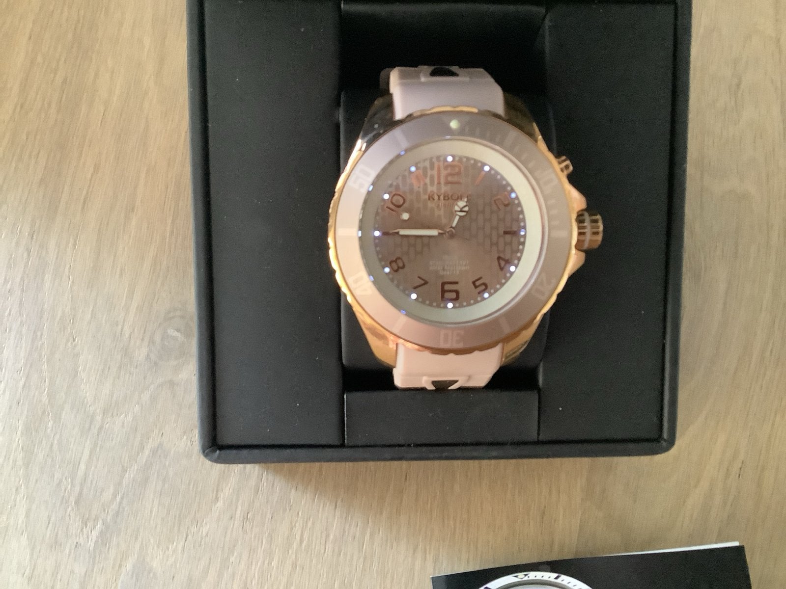 Kyboe! Horloge Roségoud met Roze Bandje, Sieraden, Tassen en Uiterlijk, Horloges | Dames, Zo goed als nieuw, Polshorloge, Overige merken