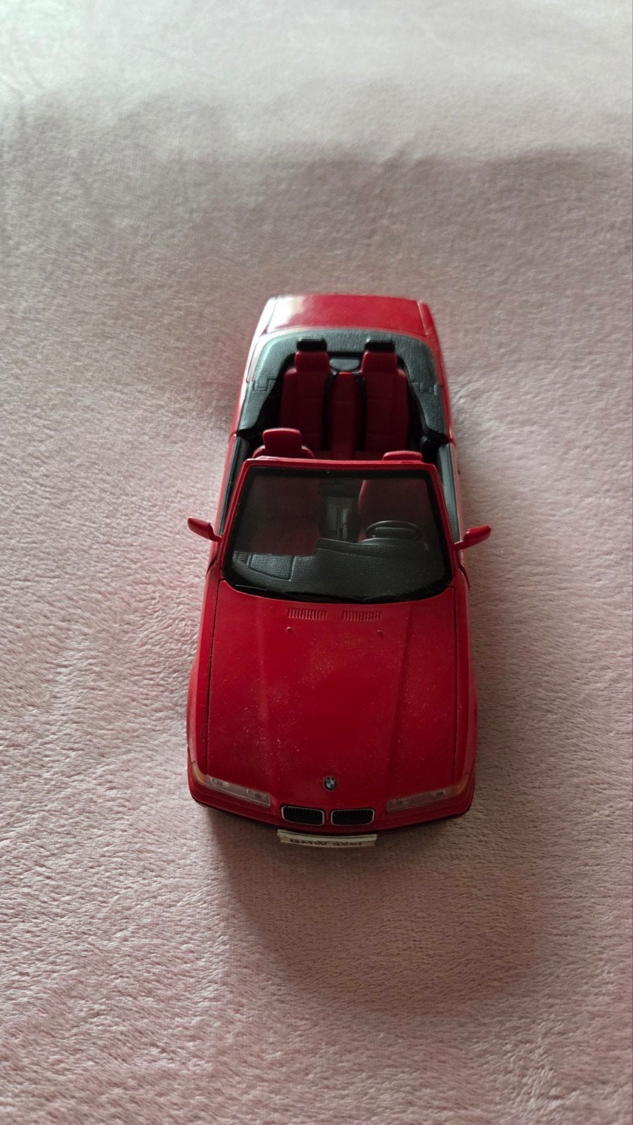 Maisto BMW 325i Cabriolet (E36) Schaalmodel Rood, Ophalen of Verzenden