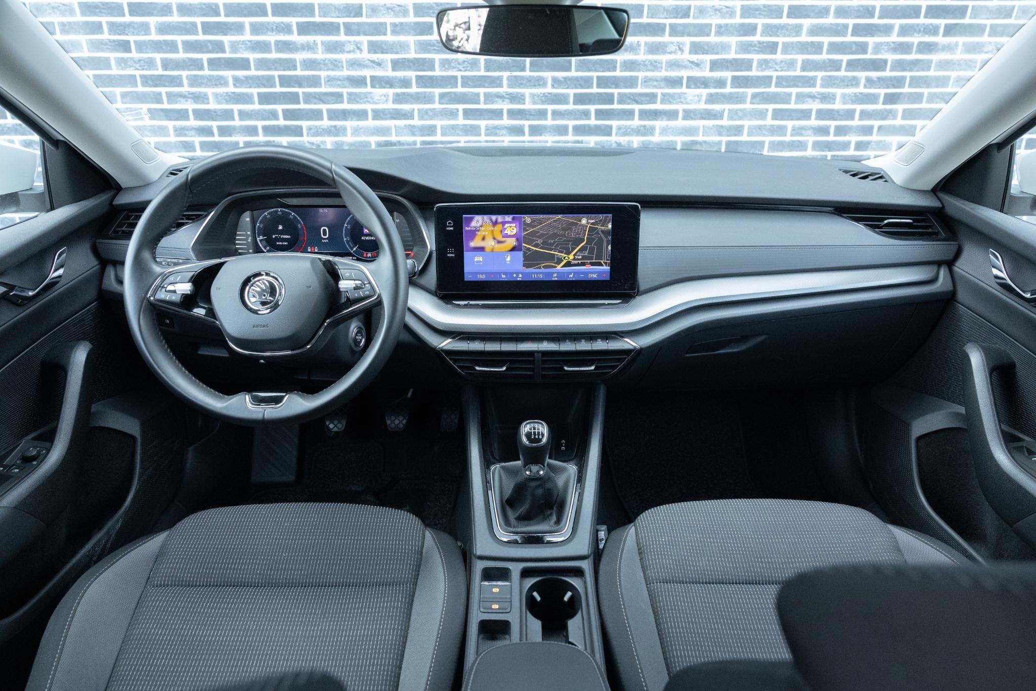 Skoda Octavia 1.0 TSI Ambition | Navigatie | Apple Carplay |, Stof, Gebruikt, Wit, Origineel Nederlands
