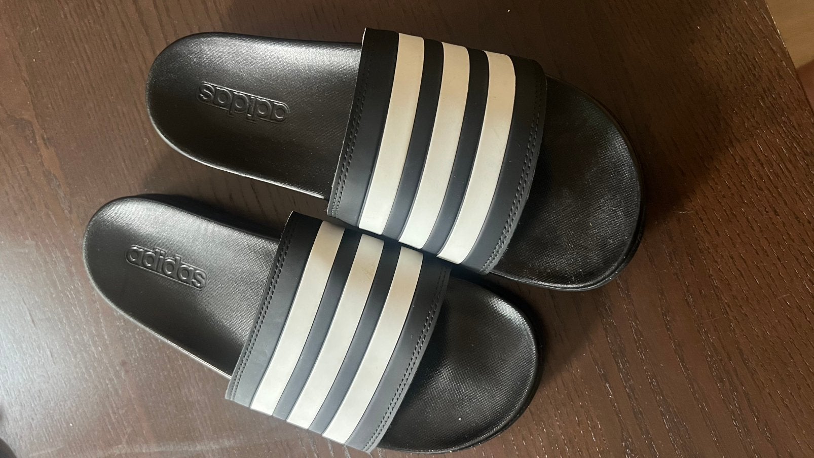 Adidas slippers maat 43, Ophalen of Verzenden, Zo goed als nieuw