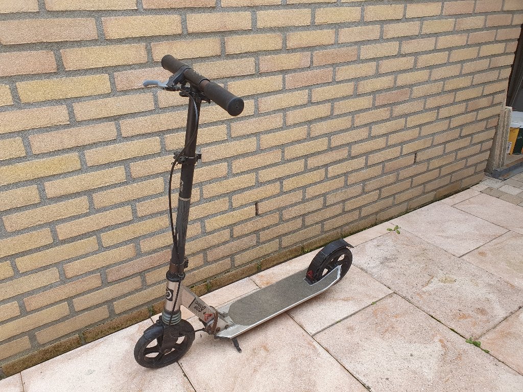 Oxelo Mid 9 step van Decathlon Zwart met vering handrem, Fietsen en Brommers, Ophalen, Gebruikt, Gewone step, Oxelo (Decathlon)