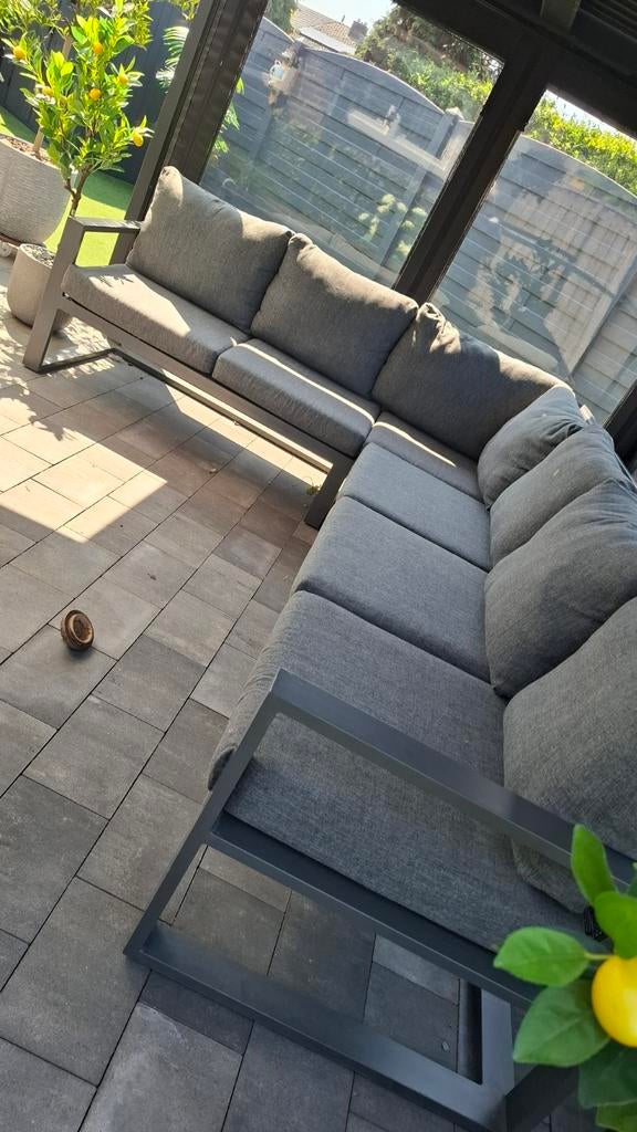 Moderne aluminium loungeset met grijze kussens, Tuin en Terras, 6 zitplaatsen, Aluminium, Ophalen of Verzenden, Zo goed als nieuw