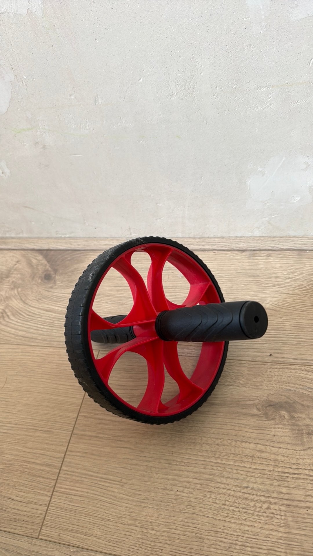 Buikspierwiel - Perfect voor thuistraining, Sport en Fitness, Fitnessmaterialen, Ophalen, Zo goed als nieuw, Buik, Buikspierwiel