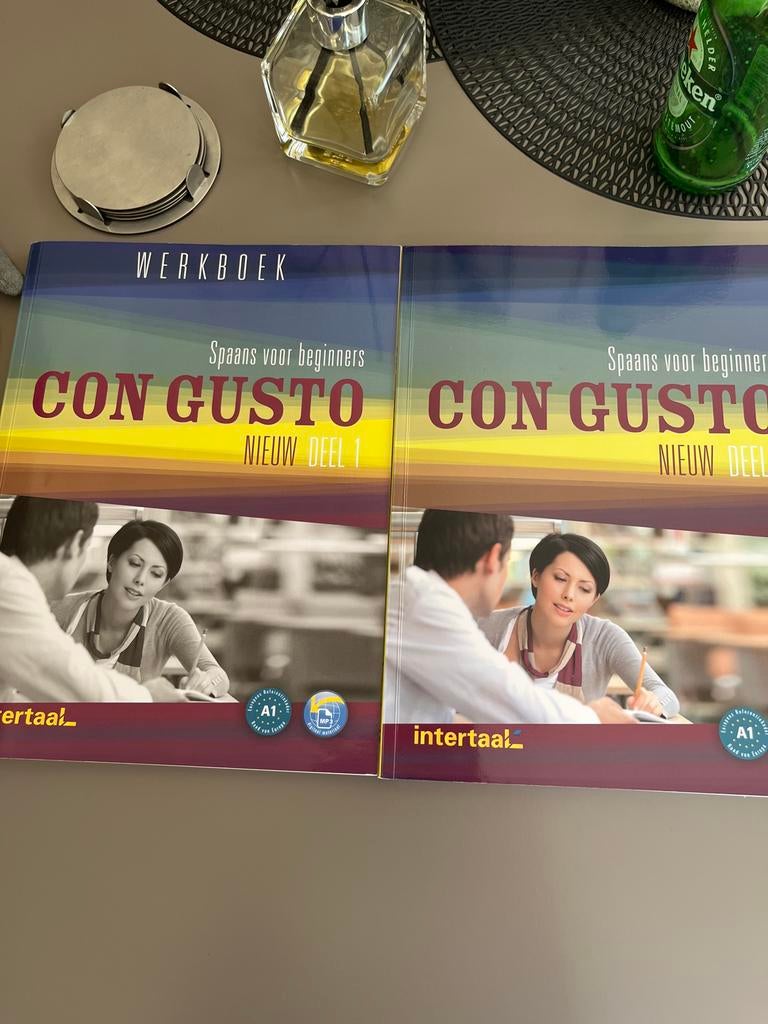 Con Gusto Nieuw Deel 1 - Werkboek Spaans voor beginners, Boeken, Ophalen of Verzenden, Zo goed als nieuw, Non-fictie