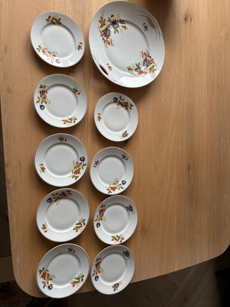 Porseleinen gebaksbordjes en schaal - L. de Jong Haarlem, Ophalen