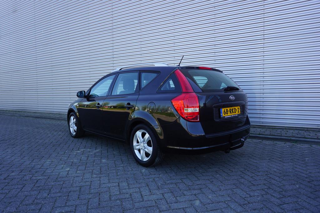 Kia cee'd Sporty Wagon 1.4 CVVT X-ecutive Airco / Navi / Cru, Voorwielaandrijving, Euro 5, Stof, Gebruikt