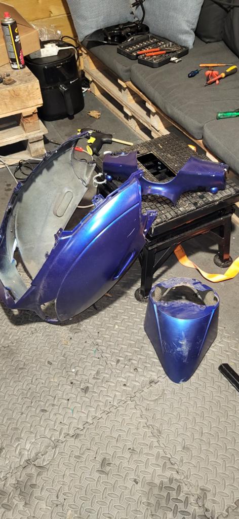 Piaggio zip kappenset mat blauw beschadigd, Ophalen of Verzenden, Zo goed als nieuw, Benzine, Zip
