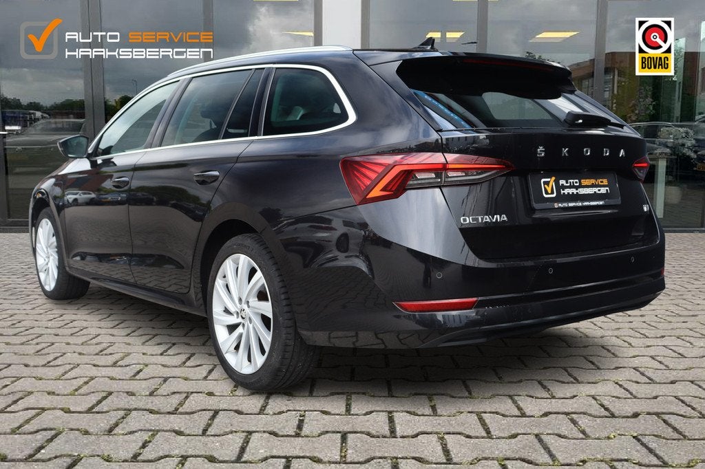 Skoda Octavia Combi 1.4 TSI iV PHEV Business Edition | Camer, Stof, Gebruikt, Zwart, Plug-in hybride