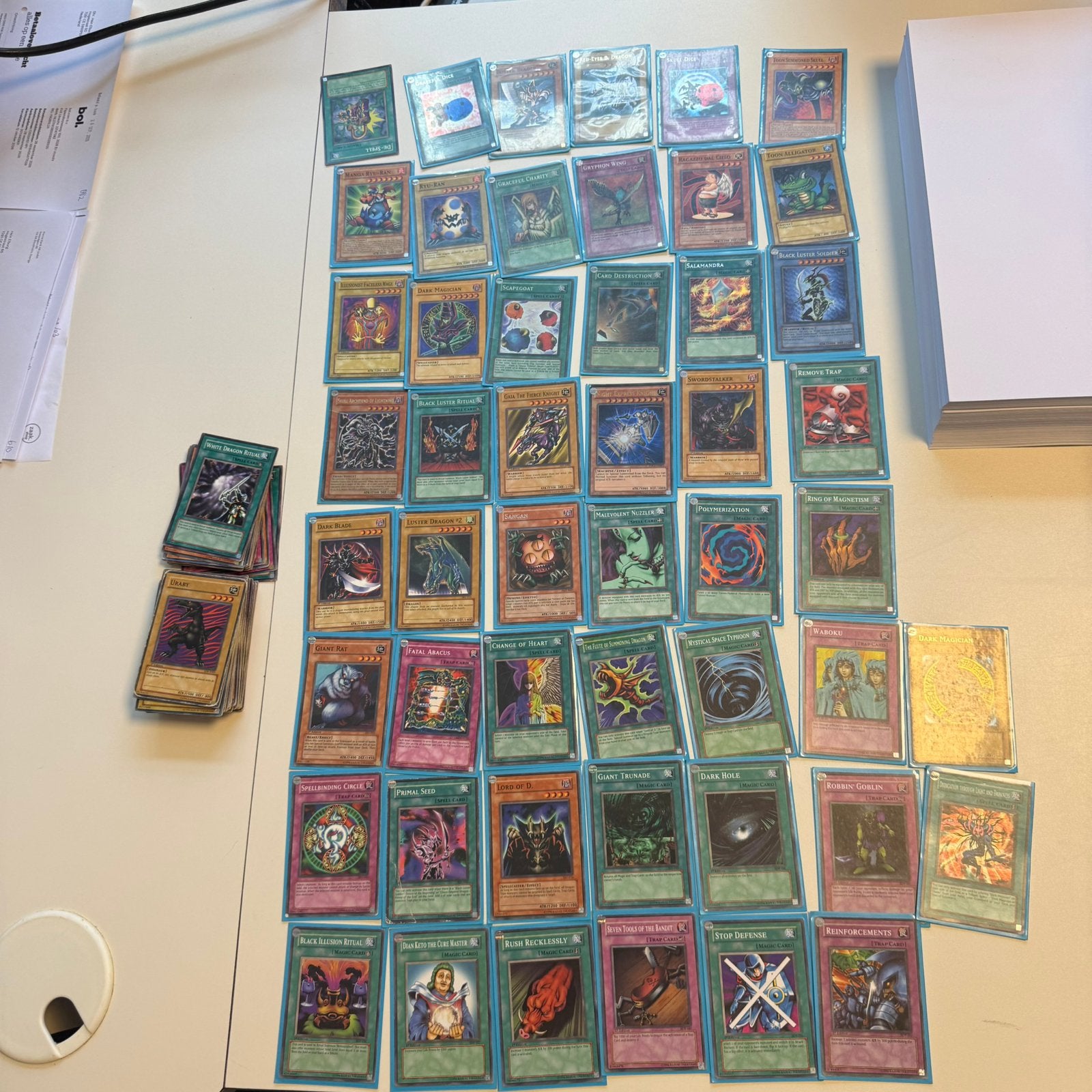 Oude partij Yu-Gi-Oh kaarten / speelkaarten /, Hobby en Vrije tijd, Ophalen, Gebruikt, Meerdere kaarten