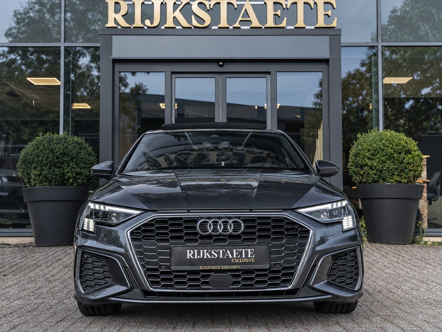 Audi A3 Sportback 35 TFSI S-Line|PANO|MATRIX|HUD|CAM|MEMORY, Auto's, Dealer onderhouden, 4 cilinders, Leder en Stof, Bedrijf