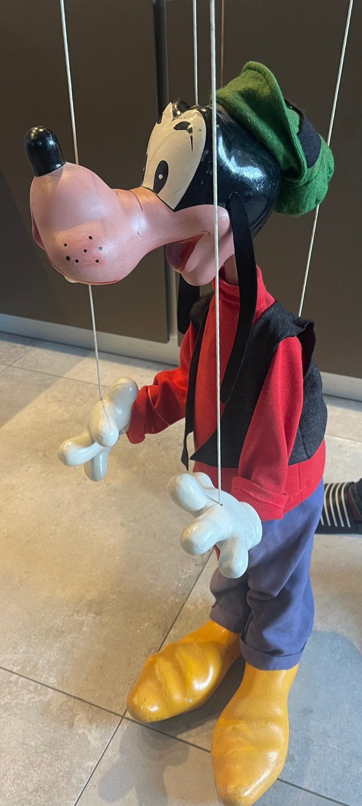 Uniek levensgrote goofy marionette jaren 50/60 Pelham puppet, Verzamelen, Ophalen, Goofy of Pluto, Zo goed als nieuw, Beeldje of Figuurtje