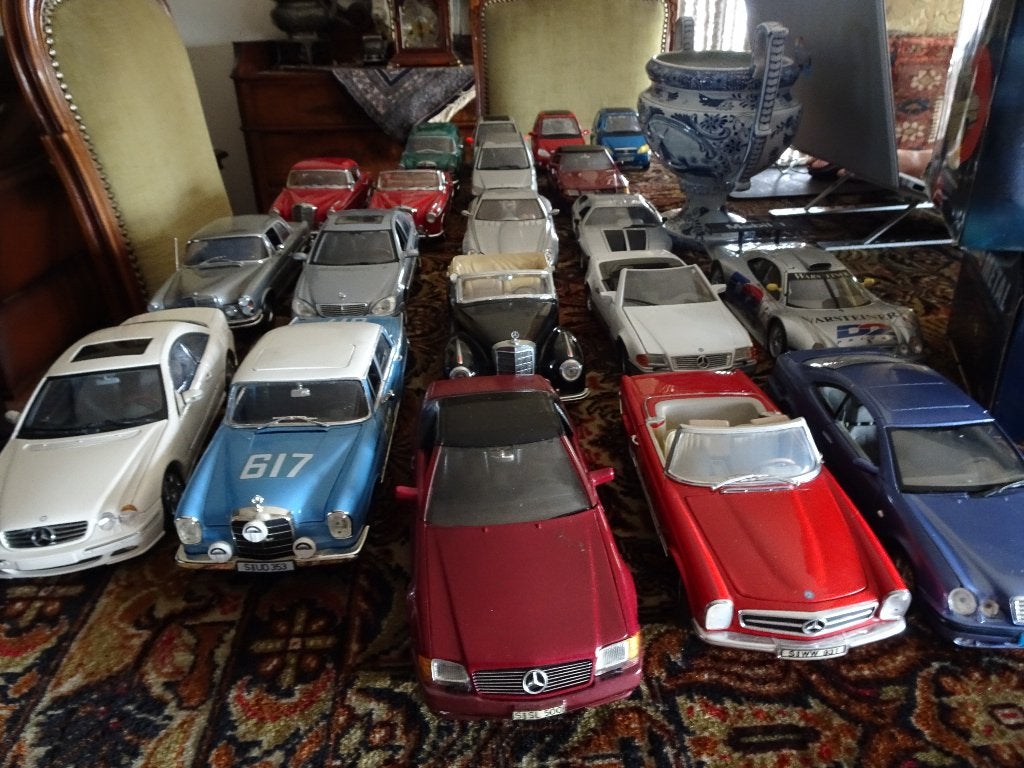 23X MERSEDES  1;18  3X IN DOOS 20 Z DOOS  EEN KOOP 775 EURO, Hobby en Vrije tijd, Modelauto's | 1:18, Ophalen, Zo goed als nieuw