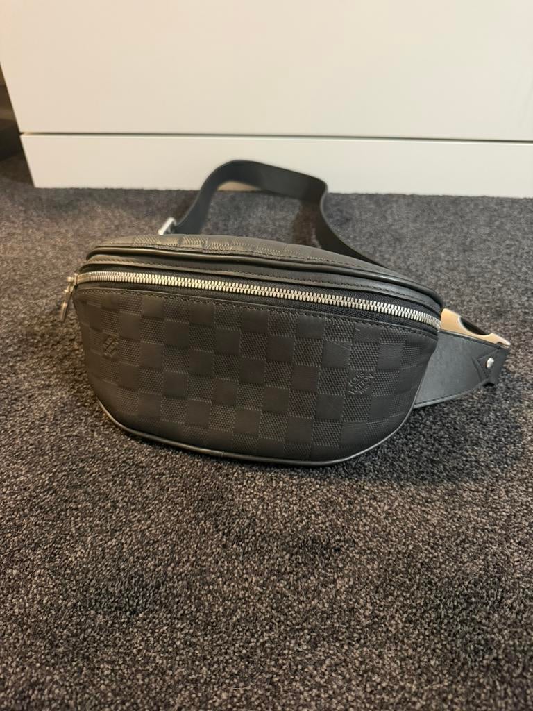 Louis vuitton tasje, Ophalen of Verzenden, Zo goed als nieuw, Zwart