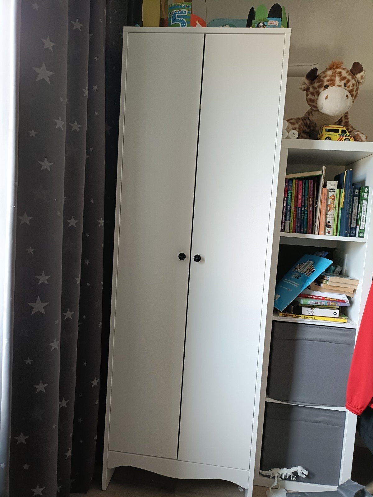 IKEA SOLGUL Kledingkast - Wit, Kinderen en Baby's, Ophalen, 105 cm of meer, Zo goed als nieuw, Voetruimte
