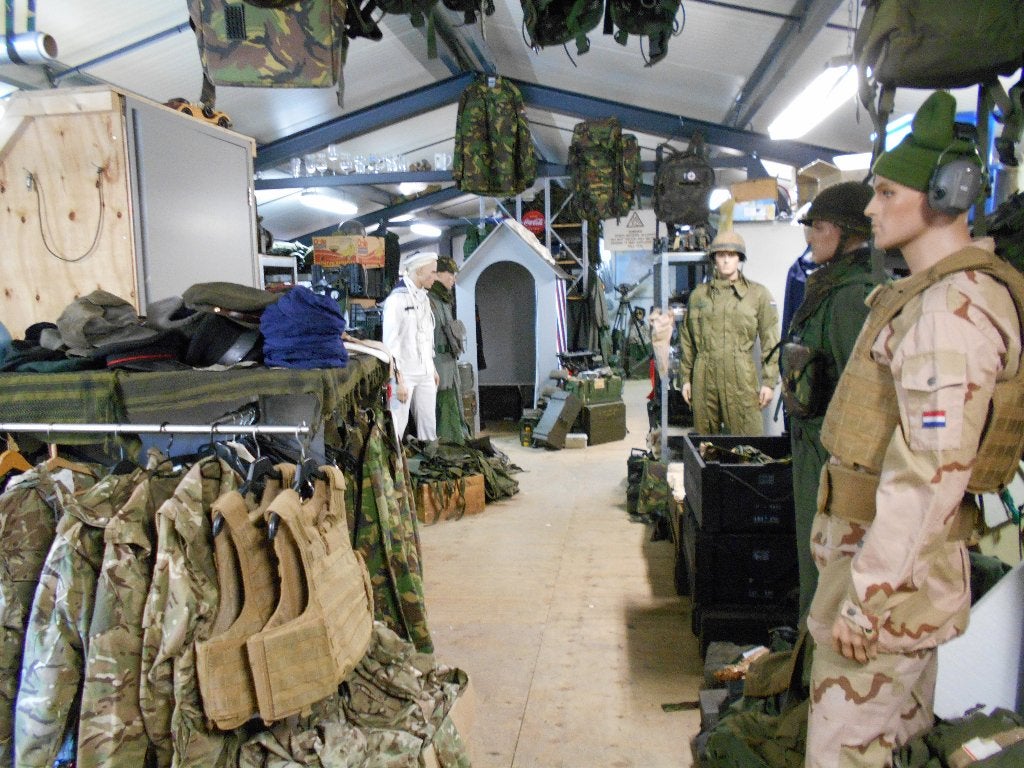 Verzameling leger spullen grote partijen en losse verkoop, Ophalen of Verzenden, Landmacht, Nederland, Overige typen
