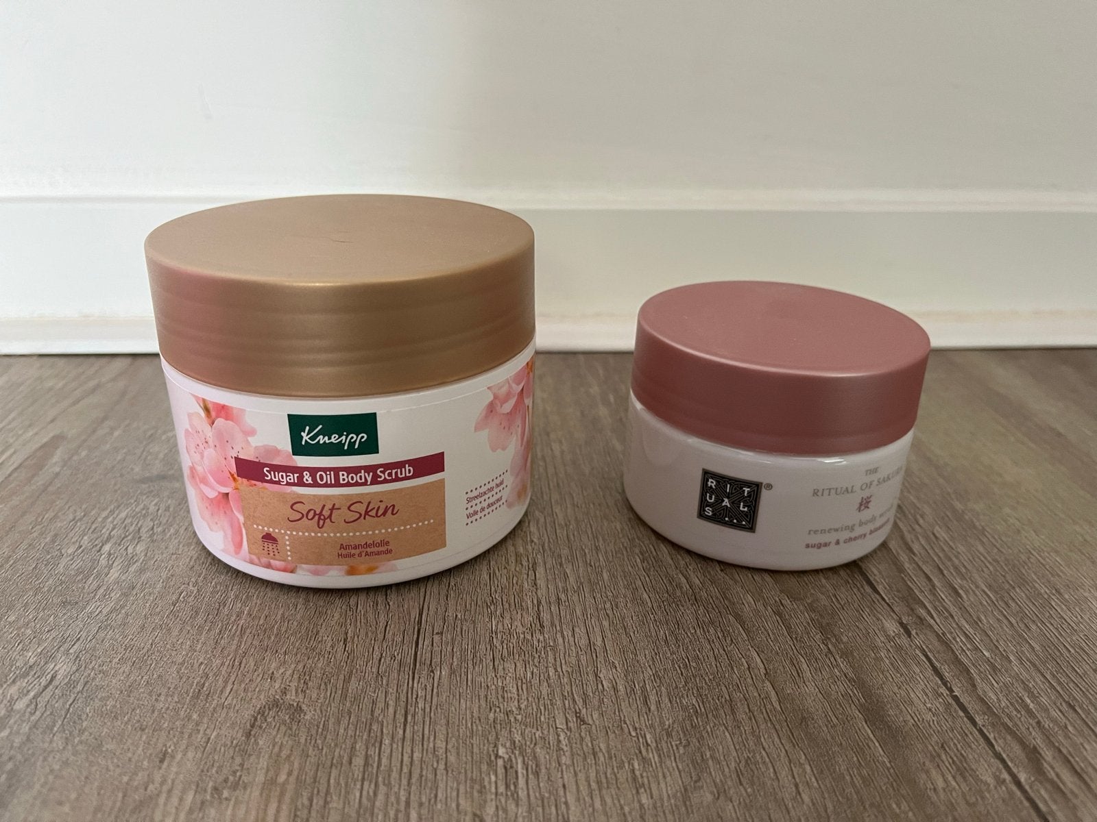 Kneipp Sugar & Oil Body Scrub en Rituals Renewing Body Scrub, Ophalen, Zo goed als nieuw, Overige typen
