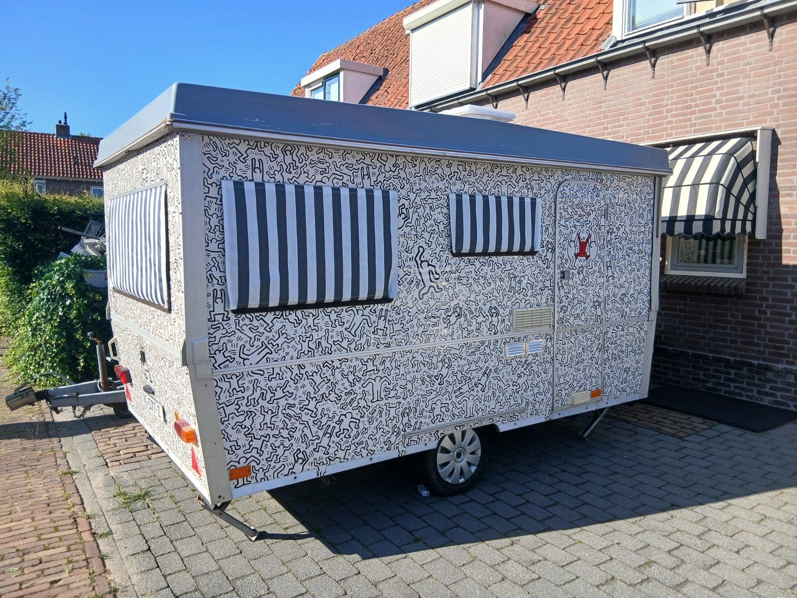 Unieke vouw caravan Keith Haring stijl onder 750 kilo, Caravans en Kamperen, Vouwwagens, Overige merken, Meerkleurig, Ophalen of Verzenden