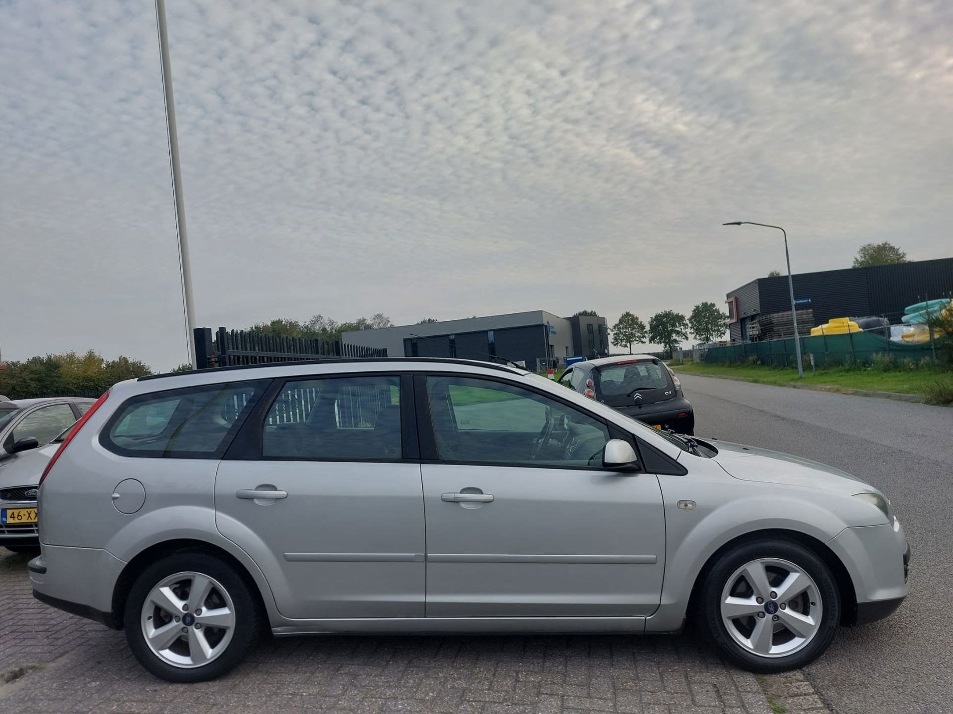 Ford Focus Wagon 1.8-16V Ambiente Flexifuel 5 deurs + gerege, Gebruikt, 4 cilinders, Handgeschakeld, Euro 4