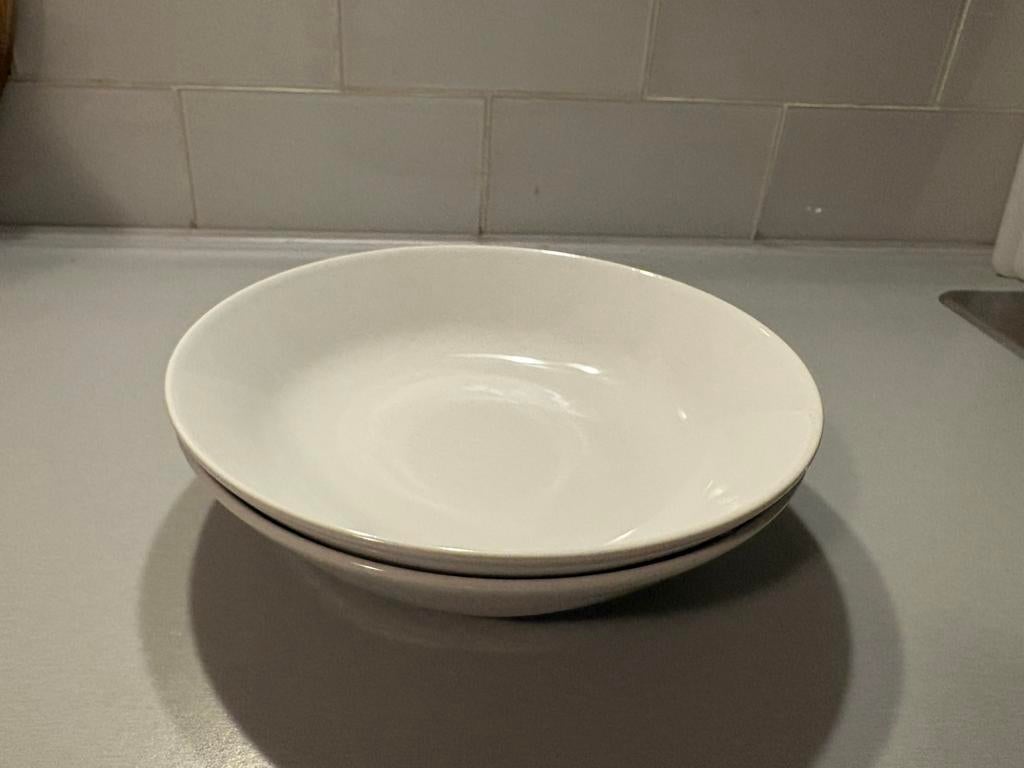 Twee diepe borden IKEA, Huis en Inrichting, Ophalen of Verzenden, Zo goed als nieuw, Bord(en), Overige stijlen