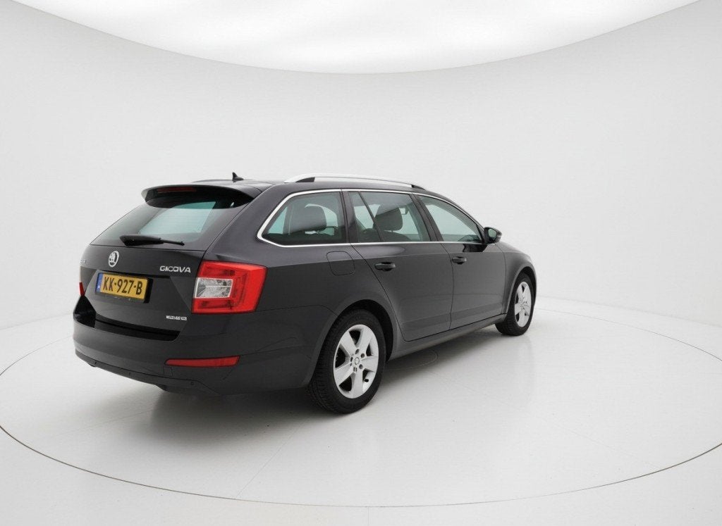 Skoda OCTAVIA 1.6 TDI GREENLINE. PDC, NAVI, CRUISE, STOELVW., Auto's, Skoda, Voorwielaandrijving, Gebruikt, 4 cilinders, Zwart