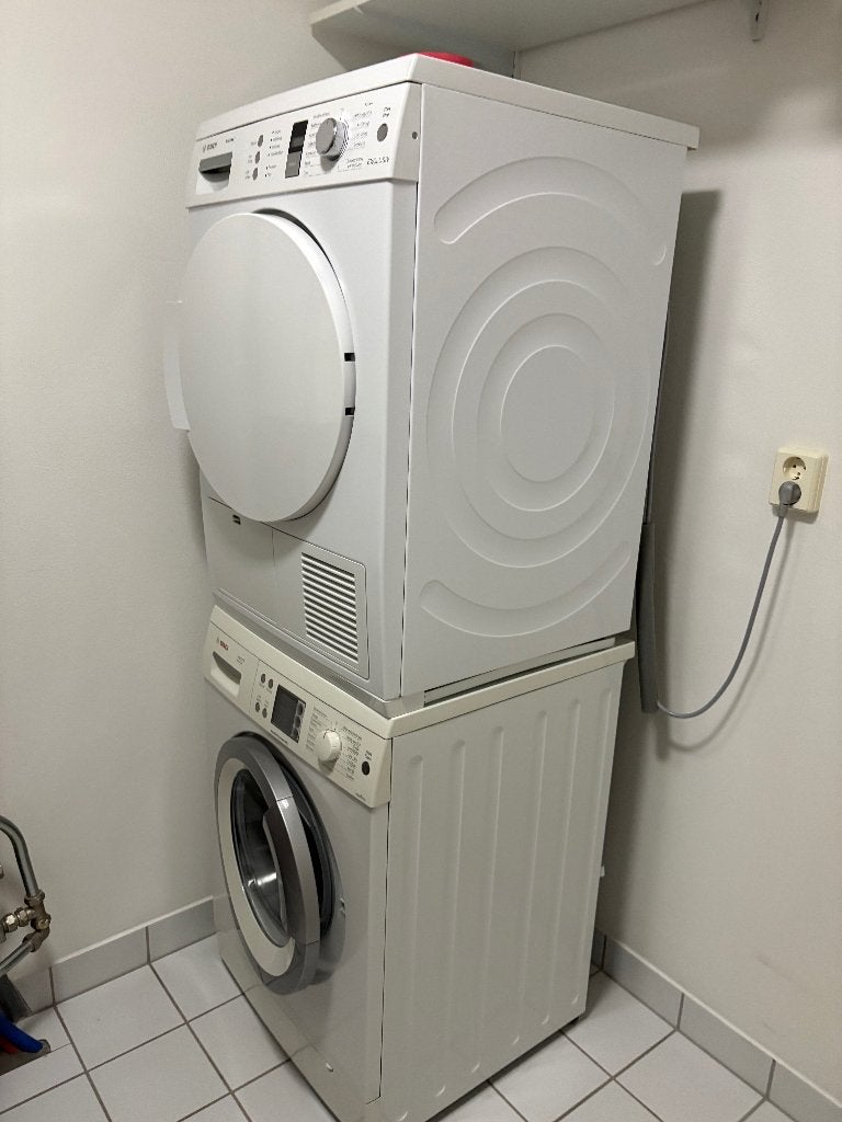 Prachtige Wasmachine en condensdroger kan op en naast elkaar, Ophalen, Gebruikt, 8 tot 10 kg, Wolwasprogramma