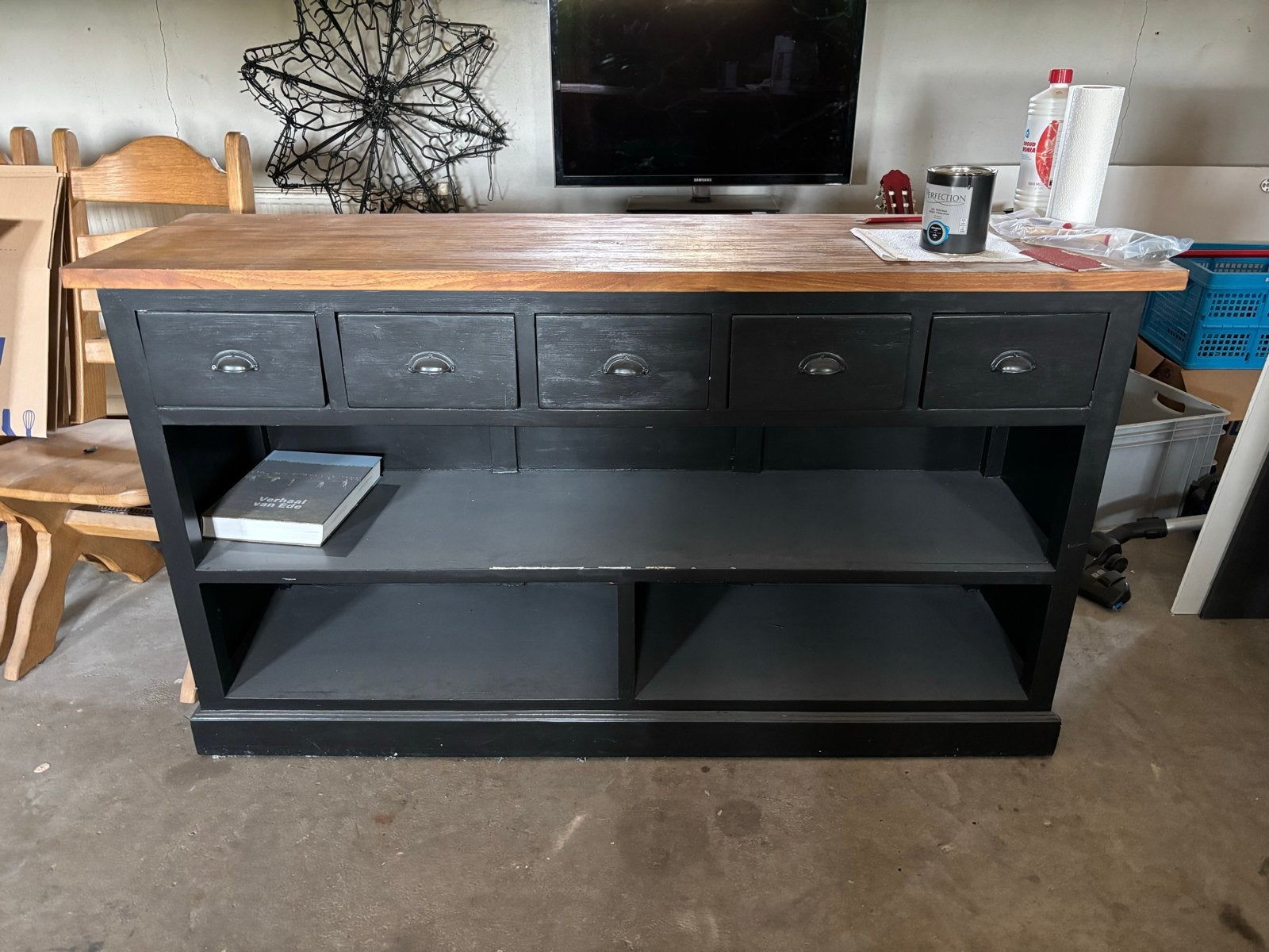 Zwart dressoir met houten blad en lades, Ophalen, Gebruikt, 150 tot 200 cm, Met lade(s)