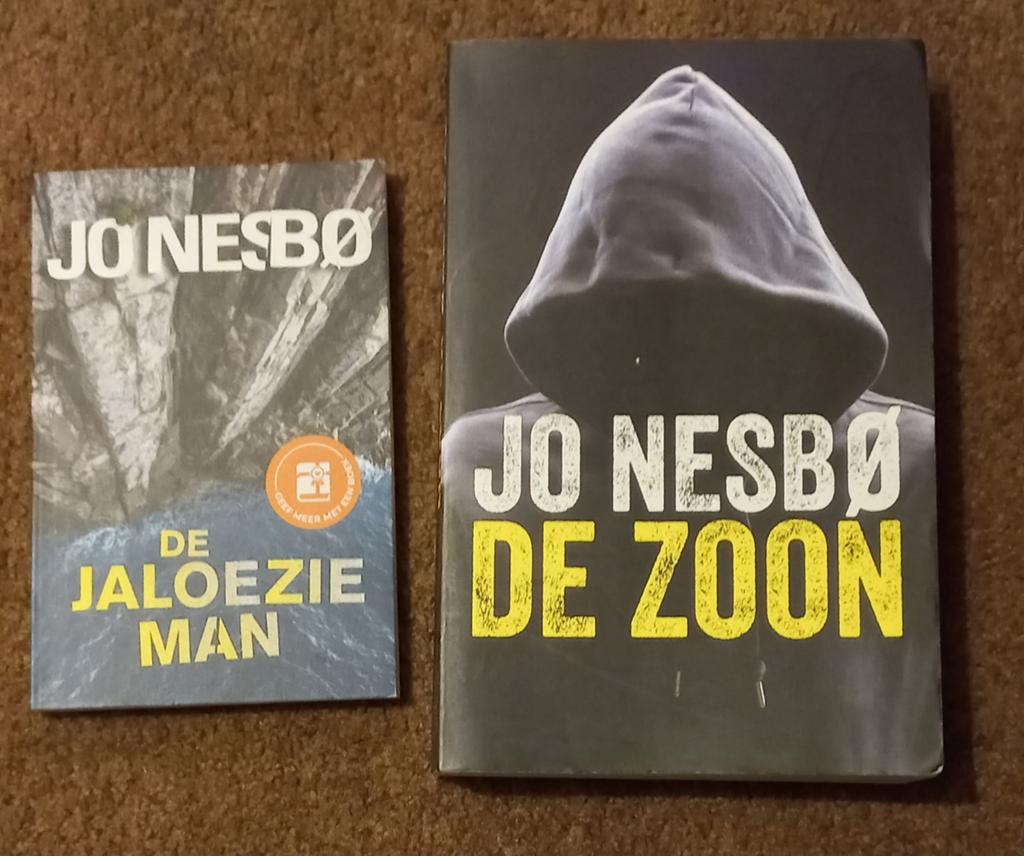 2 boeken van Jo Nesbo 95blz, Ophalen of Verzenden, Zo goed als nieuw