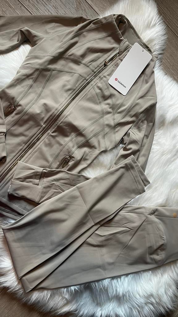 Lululemon beige - nieuw met prijskaartje, Verzenden, Beige, Zo goed als nieuw, Maat 34 (XS) of kleiner