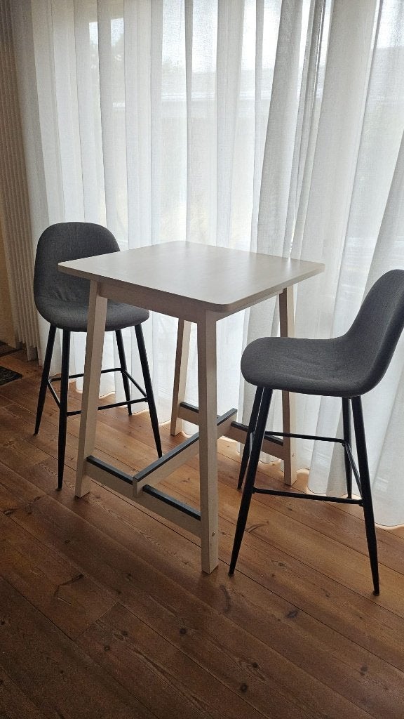Bartafel met 2 krukken, Ophalen, Zo goed als nieuw