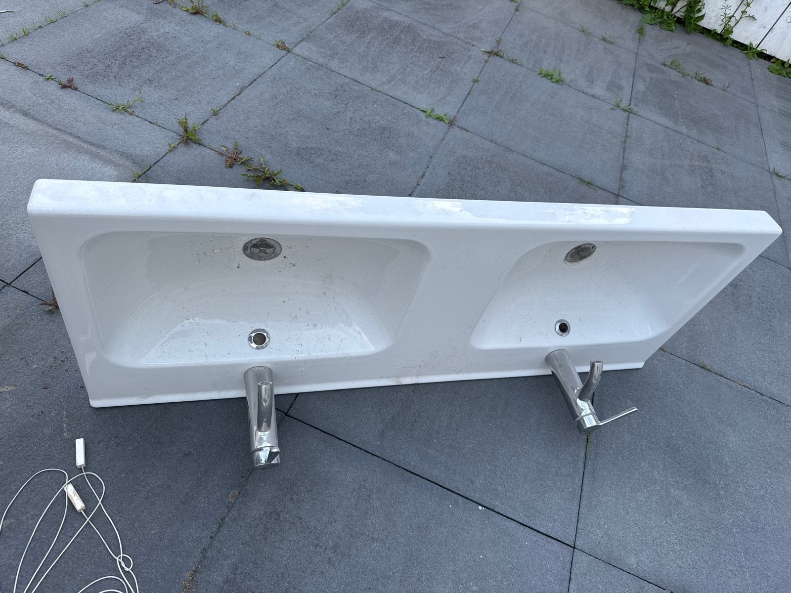 IKEA dubbele wastafel met kranen, Doe-het-zelf en Verbouw, Sanitair, Ophalen, Gebruikt, Wastafel