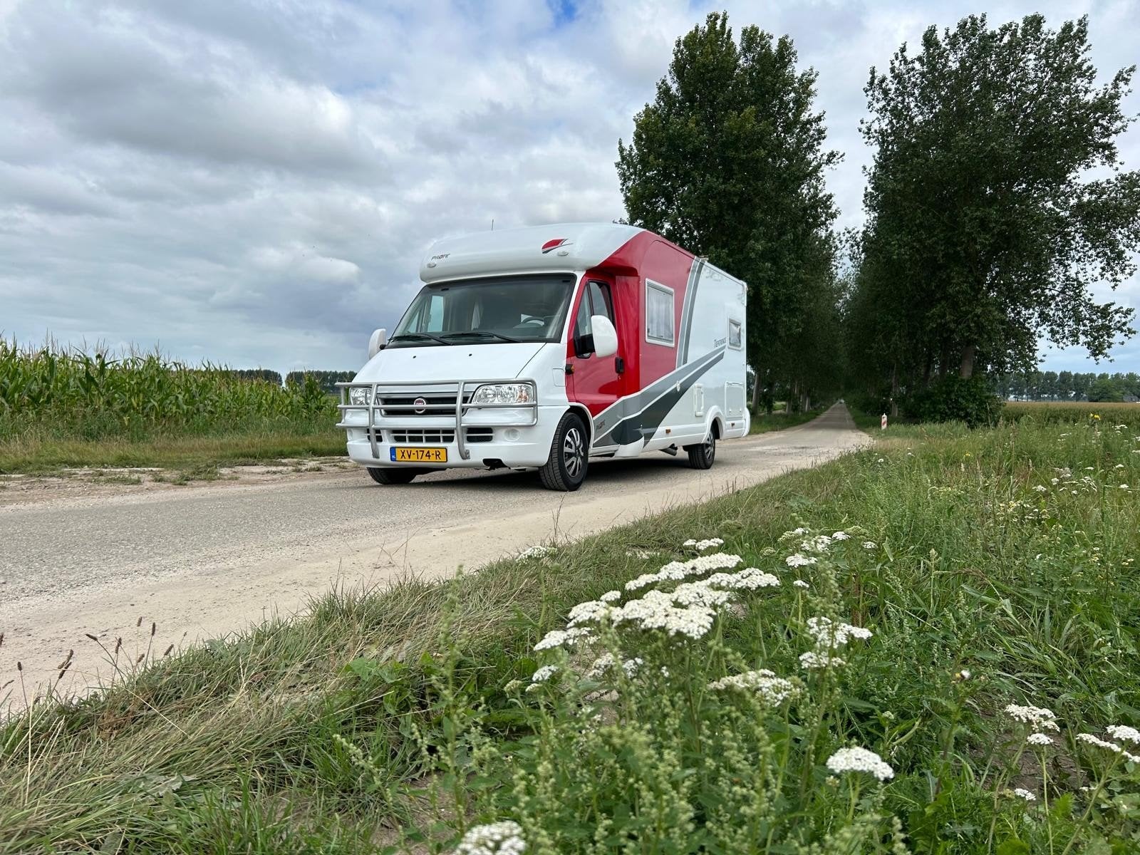 Pilote Reference P-681 Camper met complete voortent, Overige merken, Douche, Treinzit, Dwarsbed